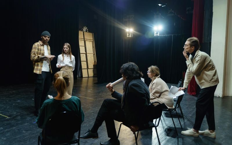 Top Acting Classes in the UK for Beginners: Where to Start Your Journey Top Acting Classes in the UK for Beginners: Where to Start Your Journey
