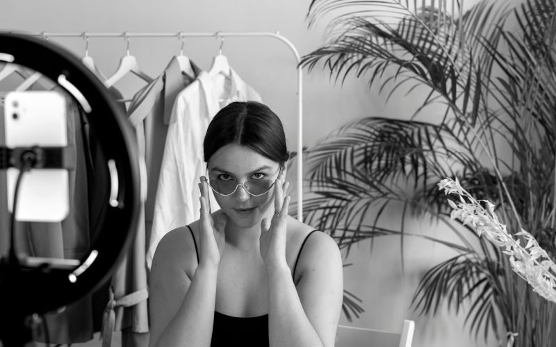 How to Find Legit Paid Modelling Jobs in the UK (Even If You’re Just Starting Out)