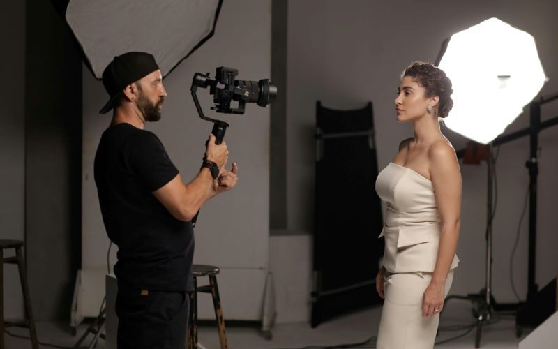 How to Work Smoothly With Photographers as a New Model in the UK