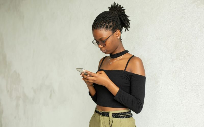 Safe Social Media Practices for Aspiring Models in the UK Safe Social Media Practices for Aspiring Models in the UK