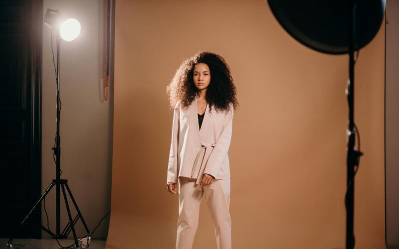 Beginner’s Guide to Professional Set Etiquette: How New UK Models Can Shine on Every Shoot Beginner’s Guide to Professional Set Etiquette: How New UK Models Can Shine on Every Shoot