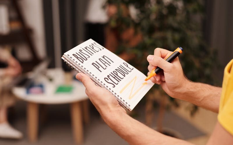 Scheduling Tips for New Models Working Part-Time in the UK