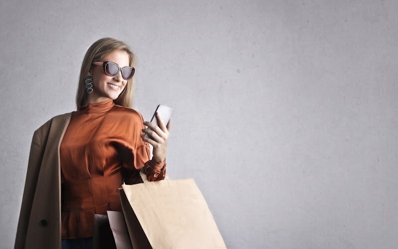 How Beginners in the UK Can Use Online Platforms to Land Real Modelling Work