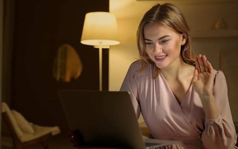 Simple Ways to Look More Professional Online in the UK Modelling Scene